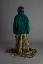 Load image into Gallery viewer, &quot;The long trail&quot; fleece with back print
